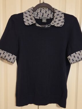 Navy Short-Sleeve Knit Top with Patterned Collar